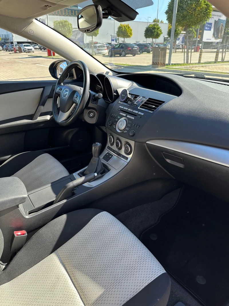 Mazda 3, снимка 8 - Автомобили и джипове - 52229916
