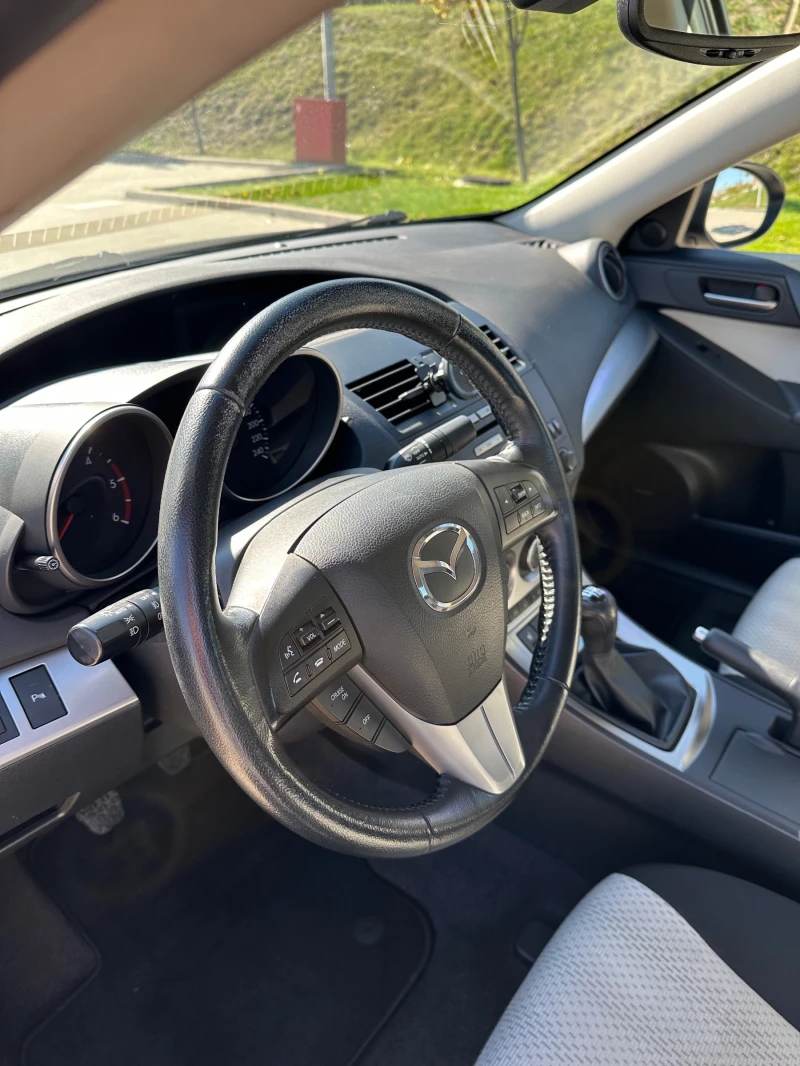 Mazda 3, снимка 7 - Автомобили и джипове - 52229916