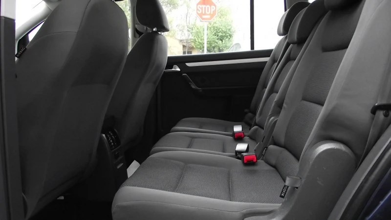 VW Touran 1.6.d.105.k.c.7.местен.5.100 км., снимка 15 - Автомобили и джипове - 52480111