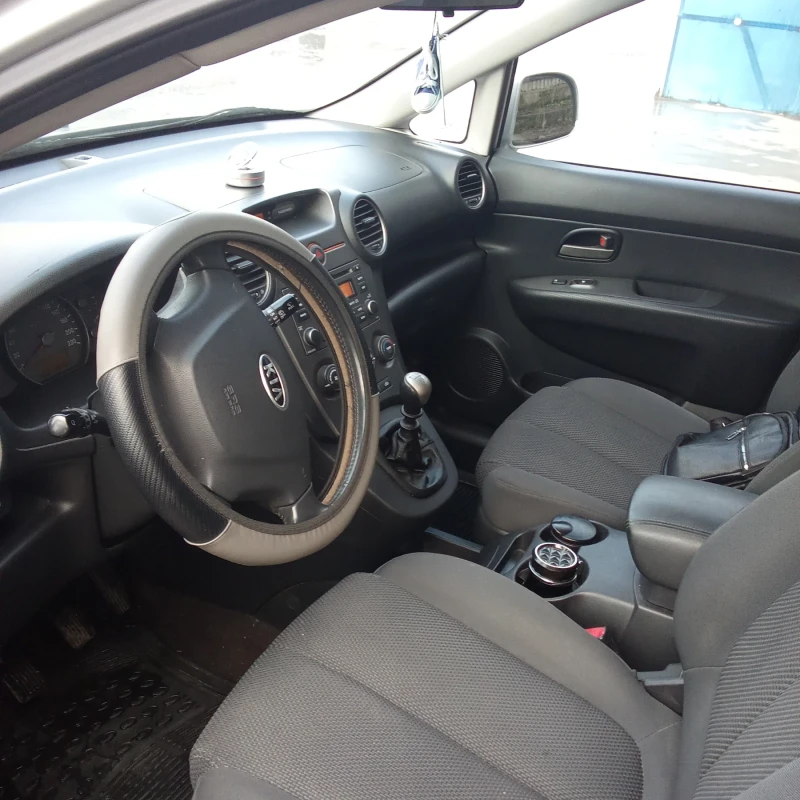 Kia Carens 2.0CRDI, снимка 5 - Автомобили и джипове - 52772407