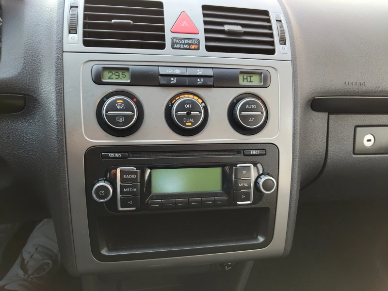 VW Touran 1, 9TDI 106ps 6ck 7 МЕСТА, снимка 12 - Автомобили и джипове - 52816437