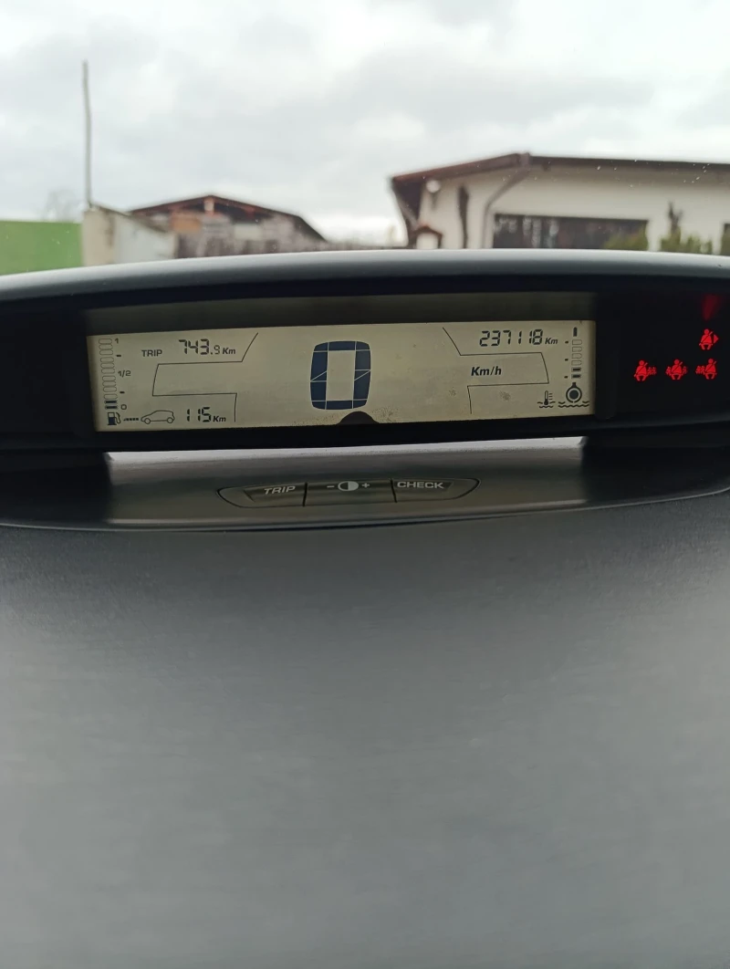 Citroen C4 1.6HDi, снимка 11 - Автомобили и джипове - 53469705