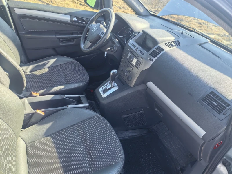 Opel Zafira 1.9 Дизел 120к.с, снимка 14 - Автомобили и джипове - 53477971