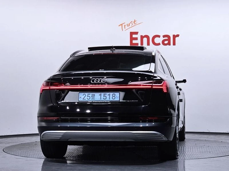 Audi E-Tron 50 Quattro Sportback| 313к.с., снимка 4 - Автомобили и джипове - 56009514