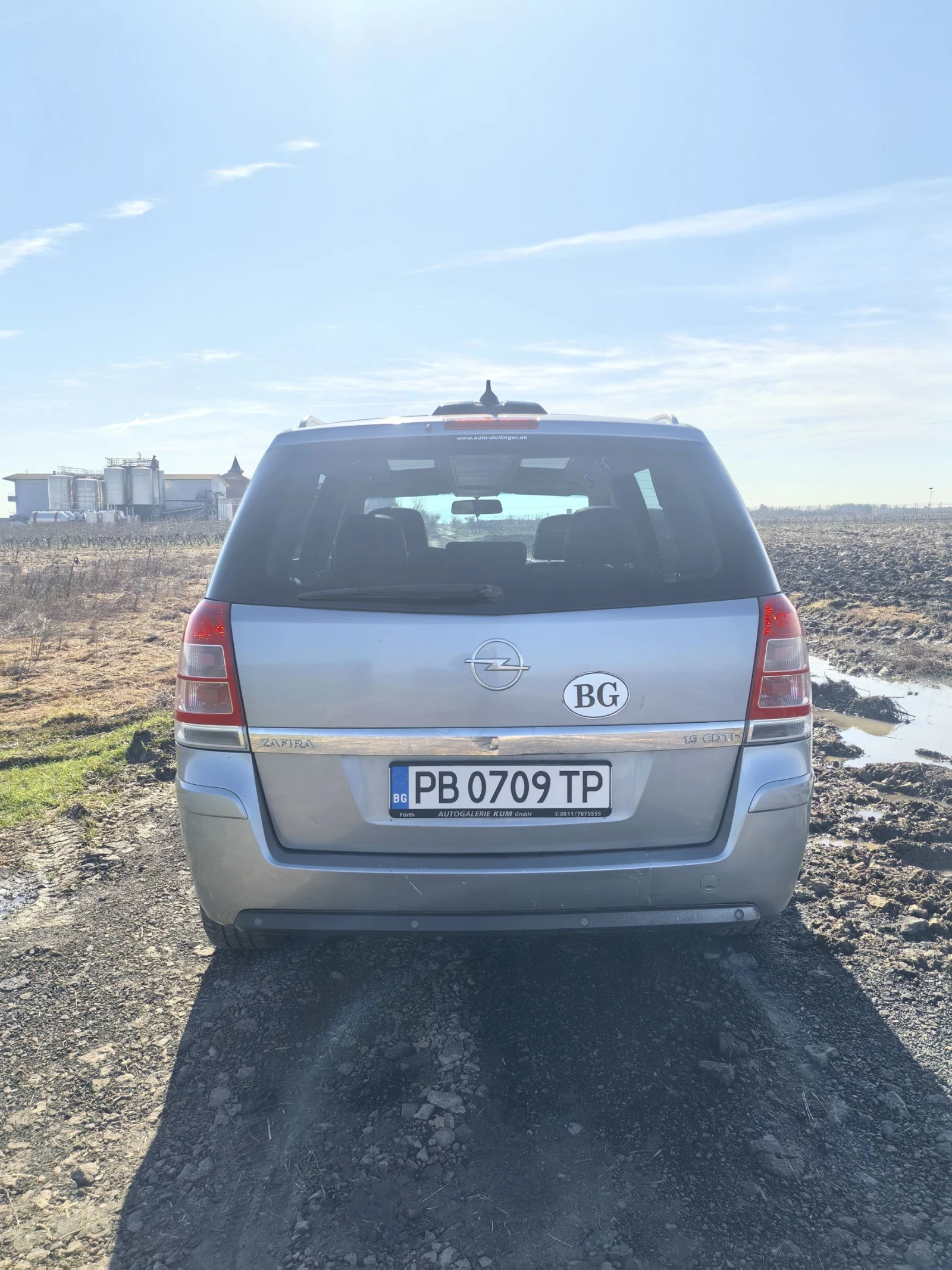 Opel Zafira 1.9 Дизел 120к.с - изображение 6