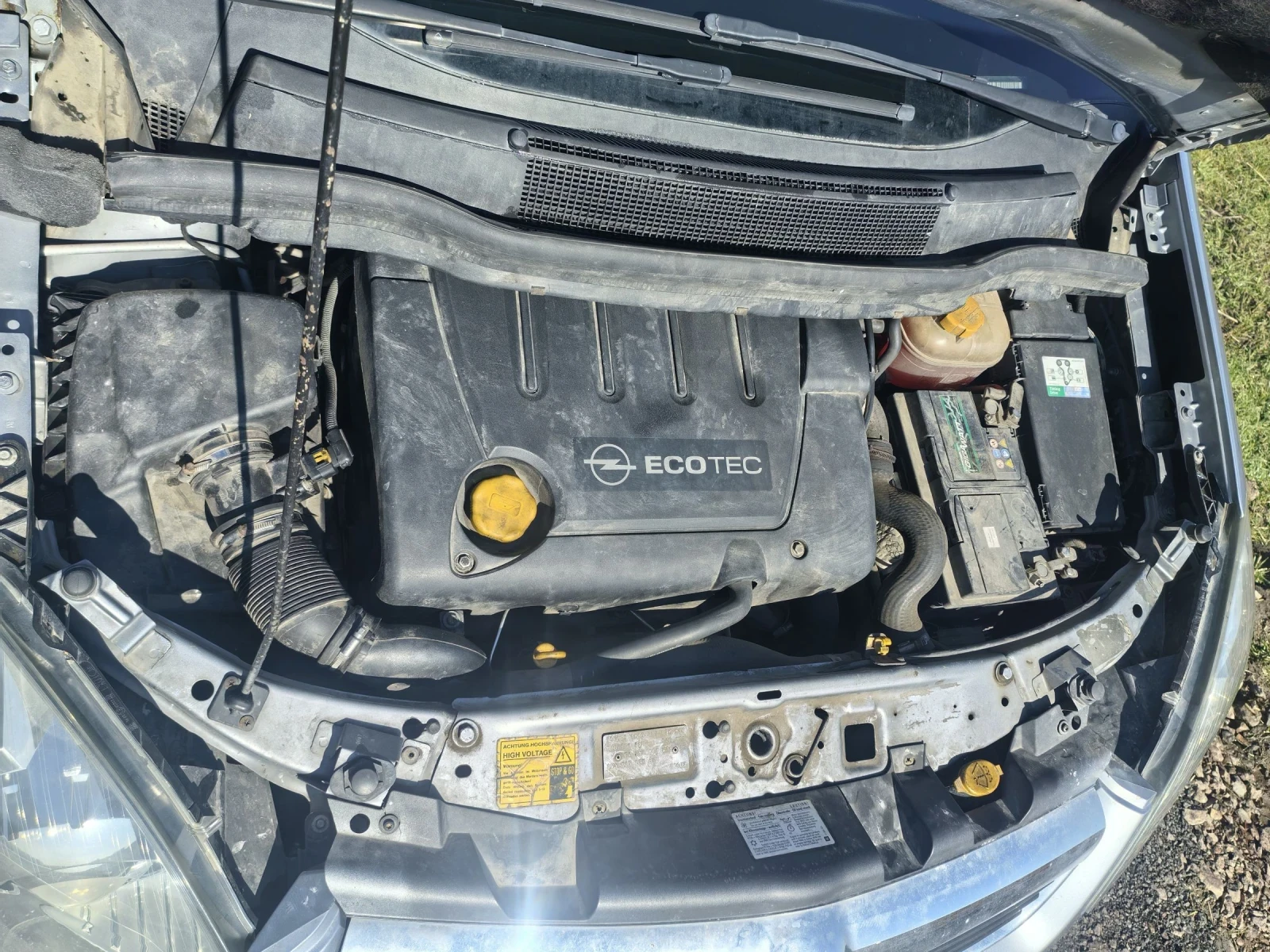 Opel Zafira 1.9 Дизел 120к.с - изображение 2