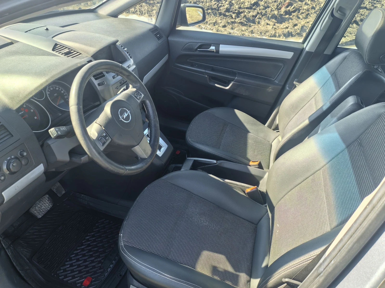 Opel Zafira 1.9 Дизел 120к.с - изображение 7