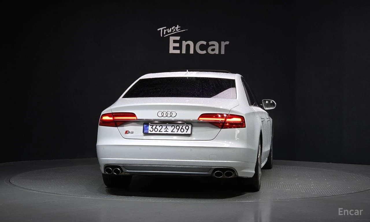 Audi S8 ПОДГРЕВ* ОБДУХВАНЕ* ДИСТРОНИК* LANE* ASSIST* , снимка 4 - Автомобили и джипове - 54485309