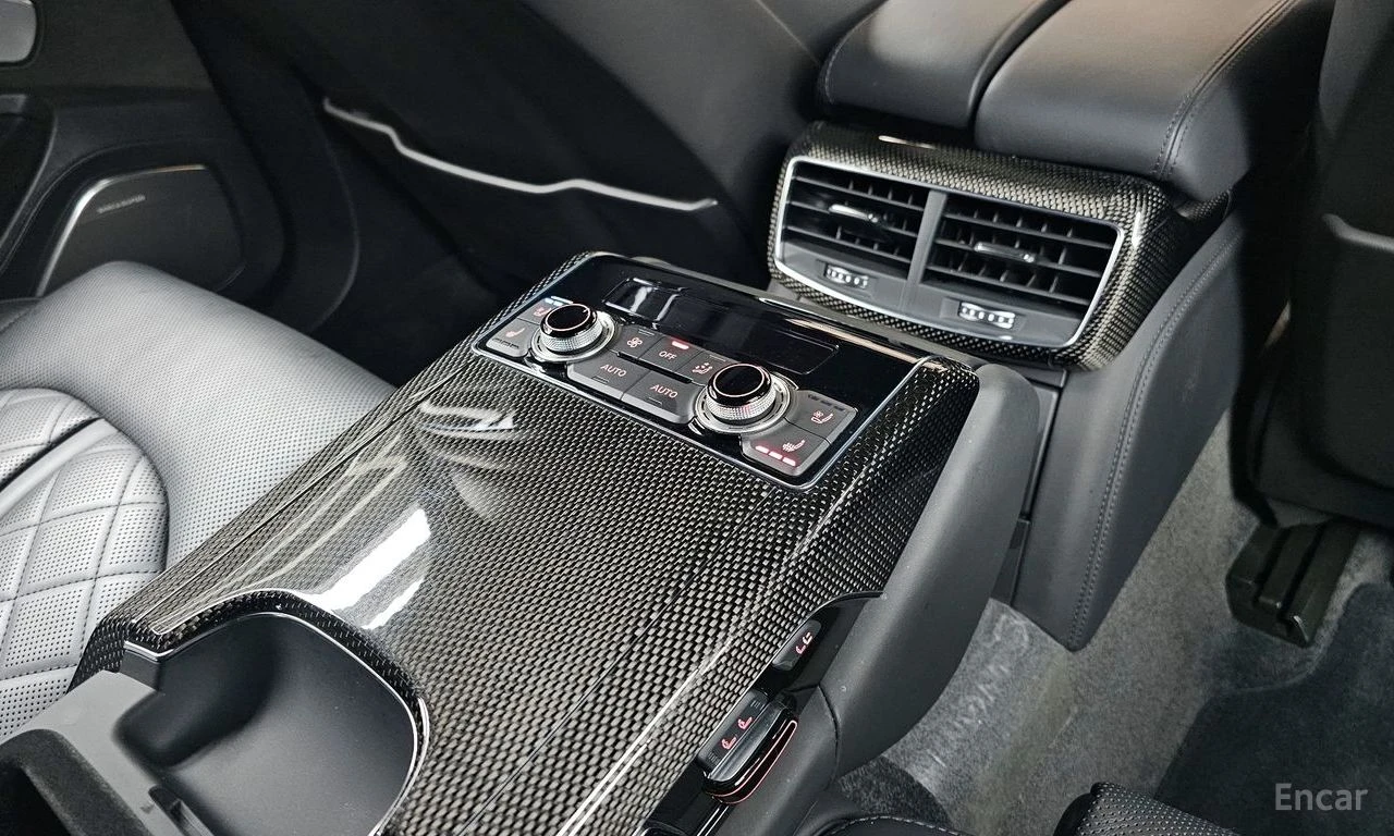 Audi S8 ПОДГРЕВ* ОБДУХВАНЕ* ДИСТРОНИК* LANE* ASSIST* , снимка 15 - Автомобили и джипове - 54485309