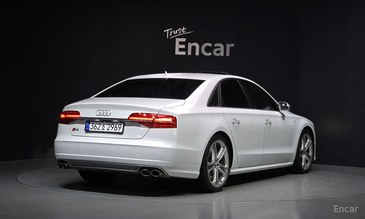 Audi S8 ПОДГРЕВ* ОБДУХВАНЕ* ДИСТРОНИК* LANE* ASSIST* , снимка 2 - Автомобили и джипове - 54485309