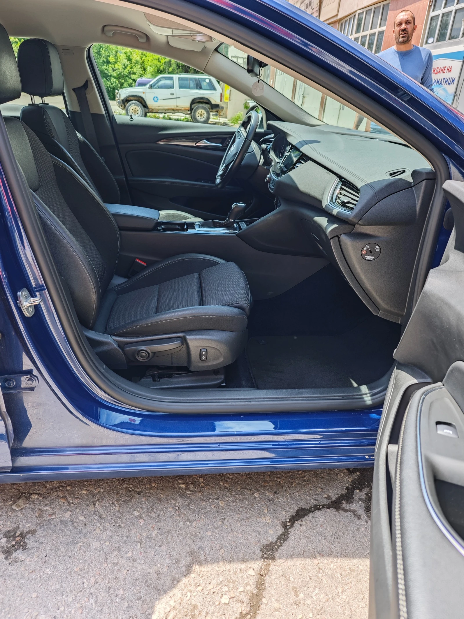 Opel Insignia Автоматик, 174 к.с, снимка 12 - Автомобили и джипове - 54613235