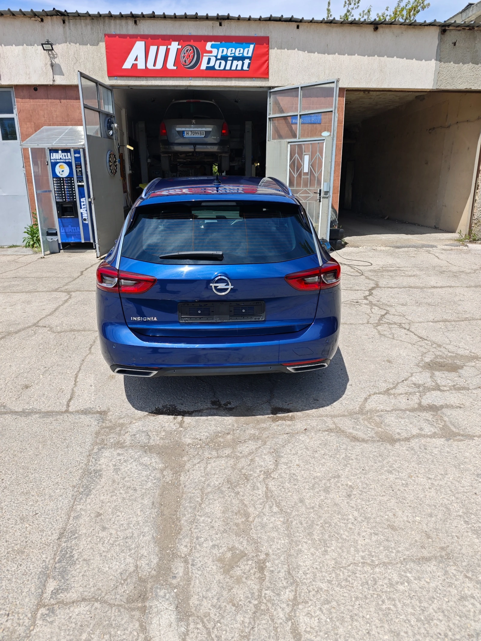 Opel Insignia Автоматик, 174 к.с, снимка 9 - Автомобили и джипове - 54613235