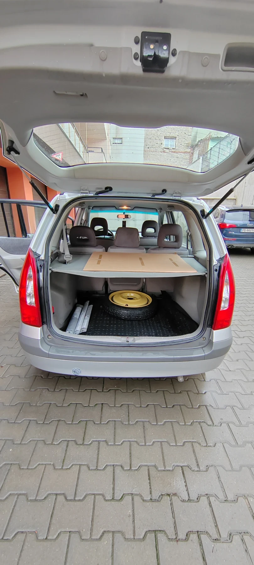 Mazda Premacy 1.9 lpg, снимка 5 - Автомобили и джипове - 54679608