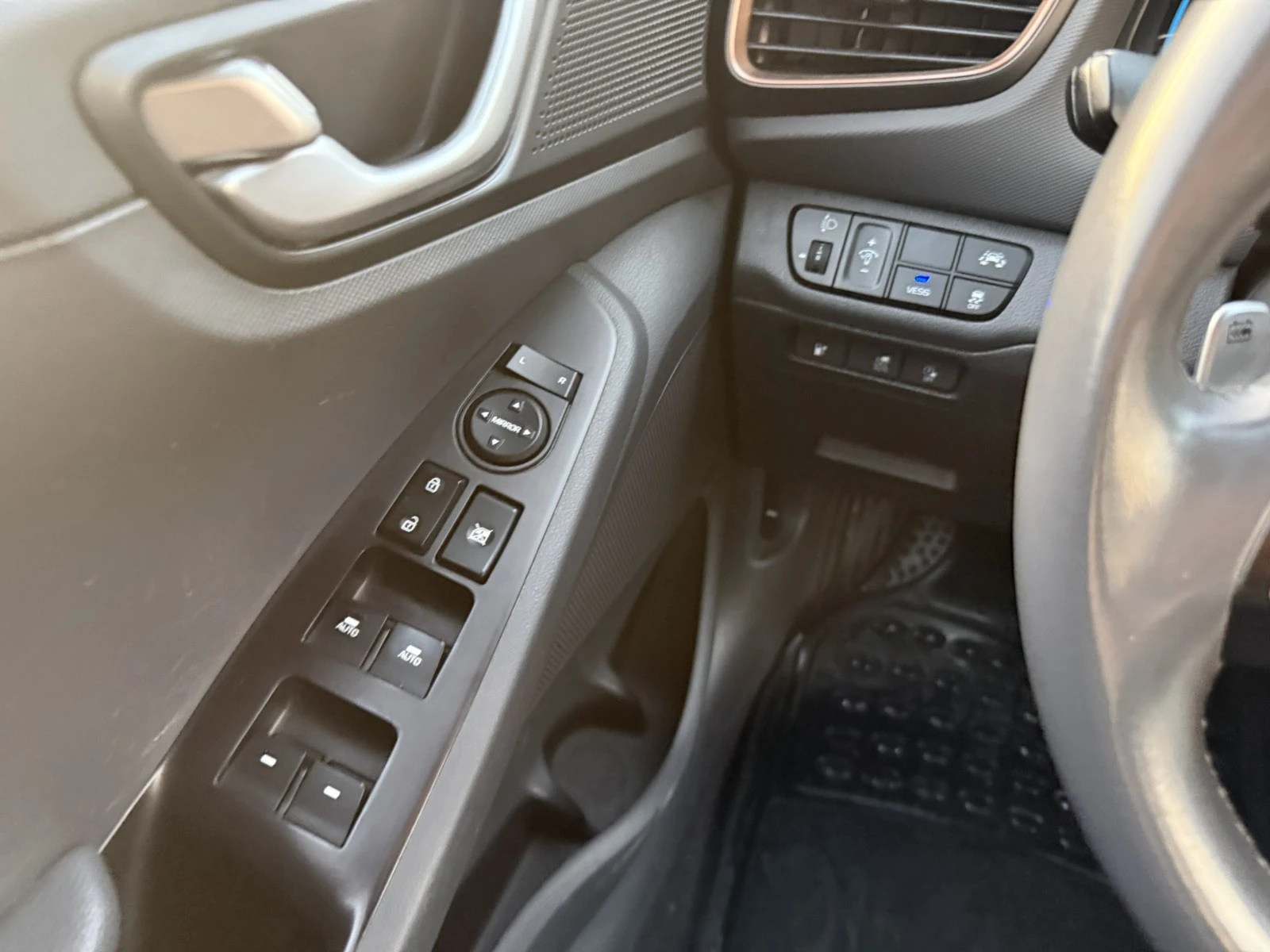 Hyundai Ioniq, снимка 9 - Автомобили и джипове - 54826174
