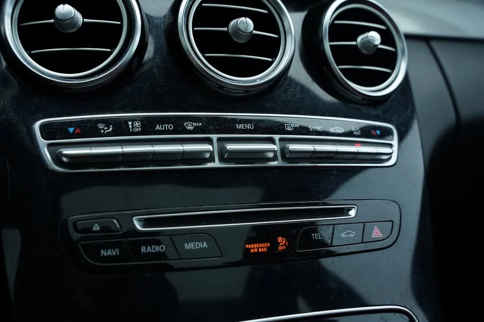 Mercedes-Benz C 450 AMG * 7 G PLUS * BURMESTER * PANORAMIC ROOF * , снимка 13 - Автомобили и джипове - 55405591