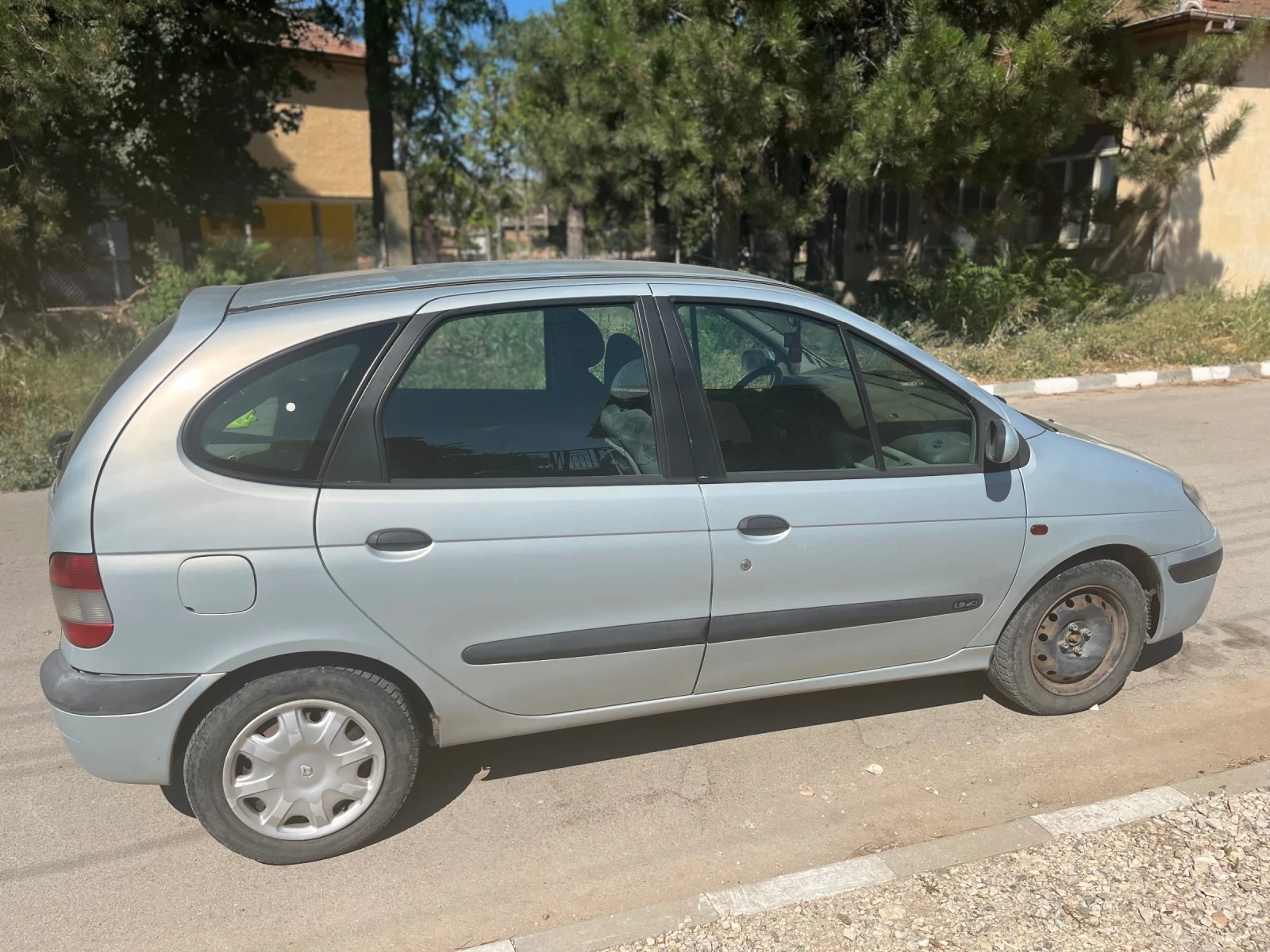Renault Scenic, снимка 3 - Автомобили и джипове - 55725743