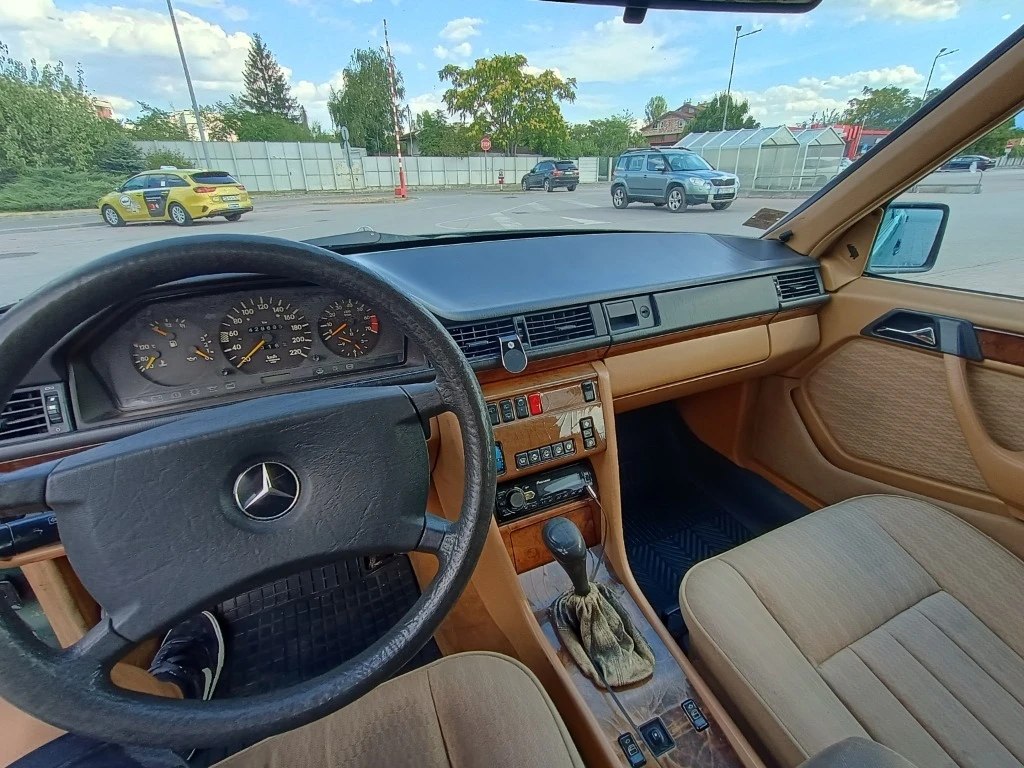Mercedes-Benz 124 200 TE, снимка 11 - Автомобили и джипове - 56109257