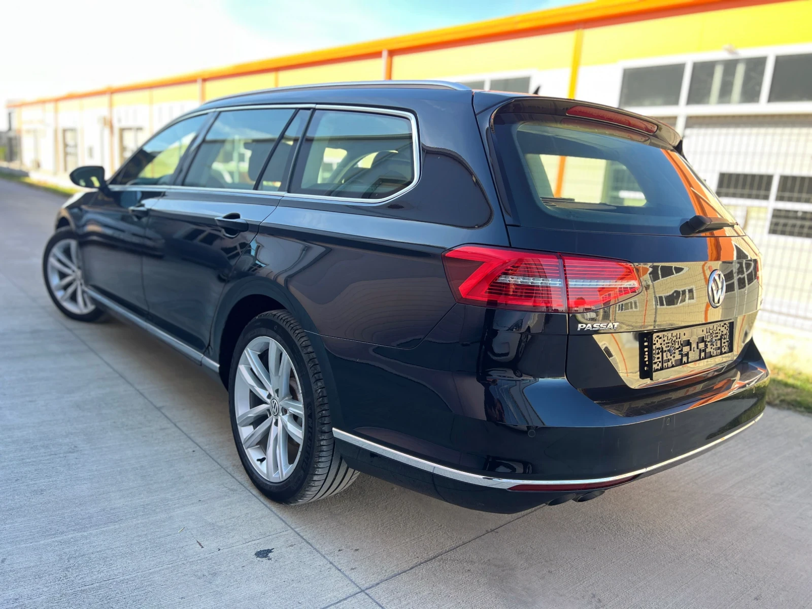 VW Passat 2.0TDI/ДИГИТАЛ/ПОДГРЕВ/DSG, снимка 6 - Автомобили и джипове - 56337863