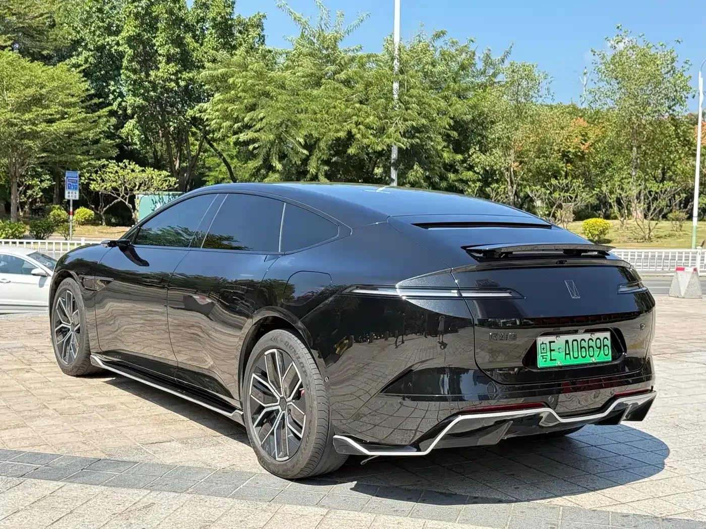 Avatr 12 650 Triple Laser AWD Performance Edition | Mobile.bg � ����������� 10