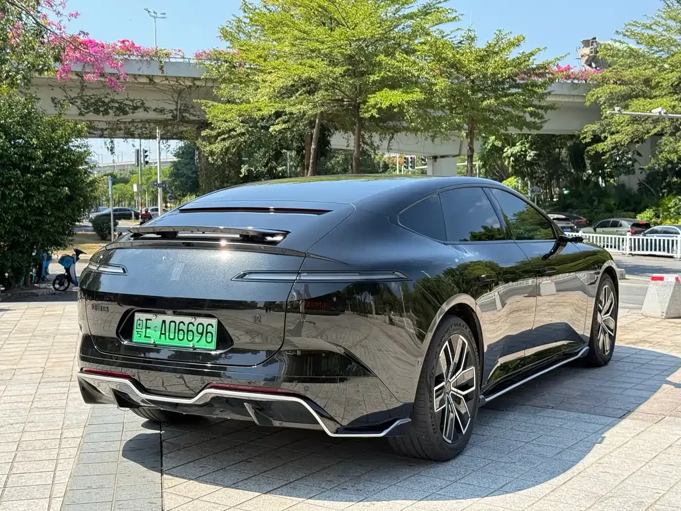 Avatr 12 650 Triple Laser AWD Performance Edition | Mobile.bg � ����������� 12