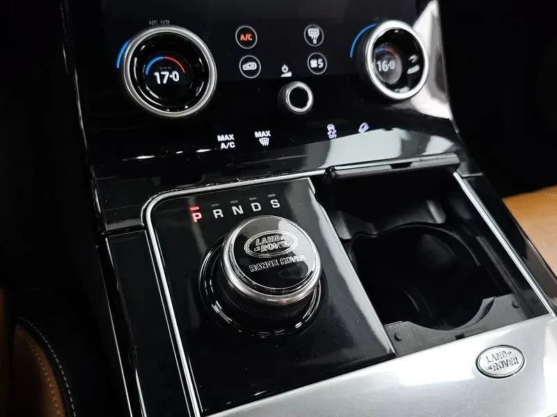 Land Rover Range Rover Velar, снимка 9 - Автомобили и джипове - 56690391