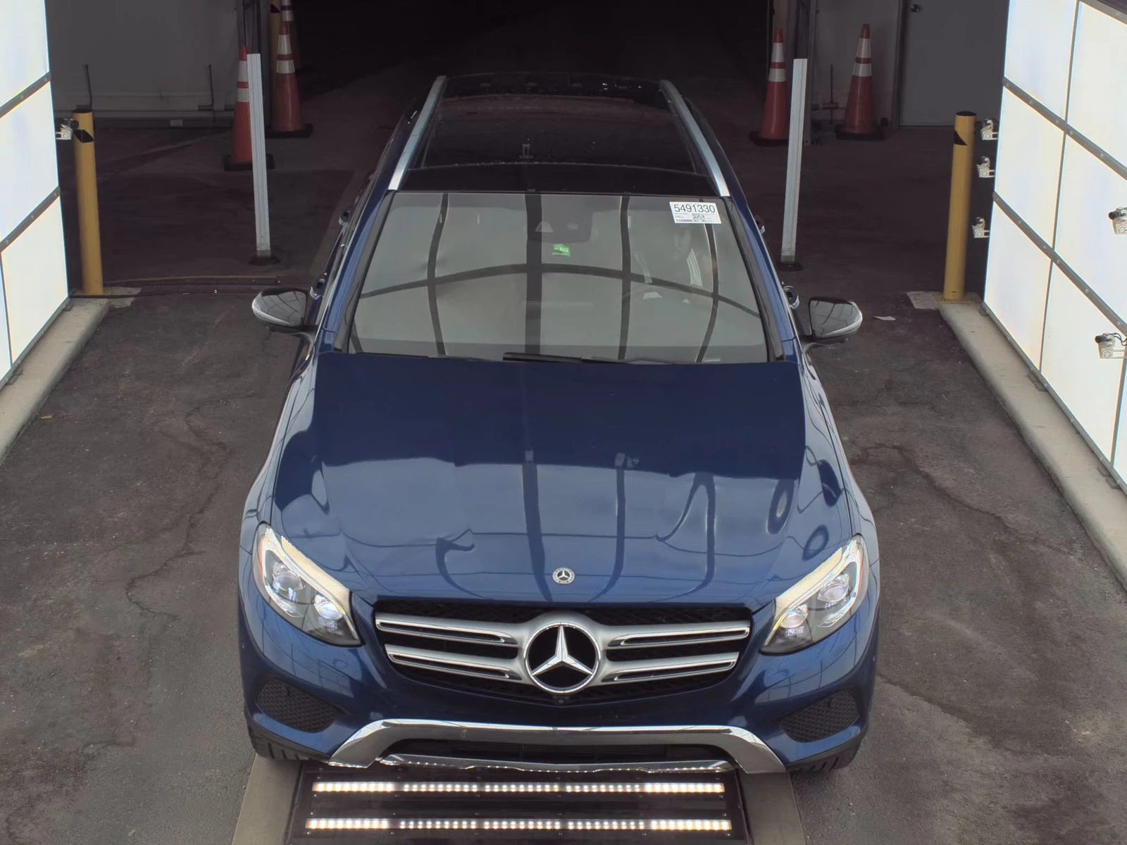 Mercedes-Benz GLC 300 4MATIC* AMG PACK* PANO* BURMSTER*  - изображение 2