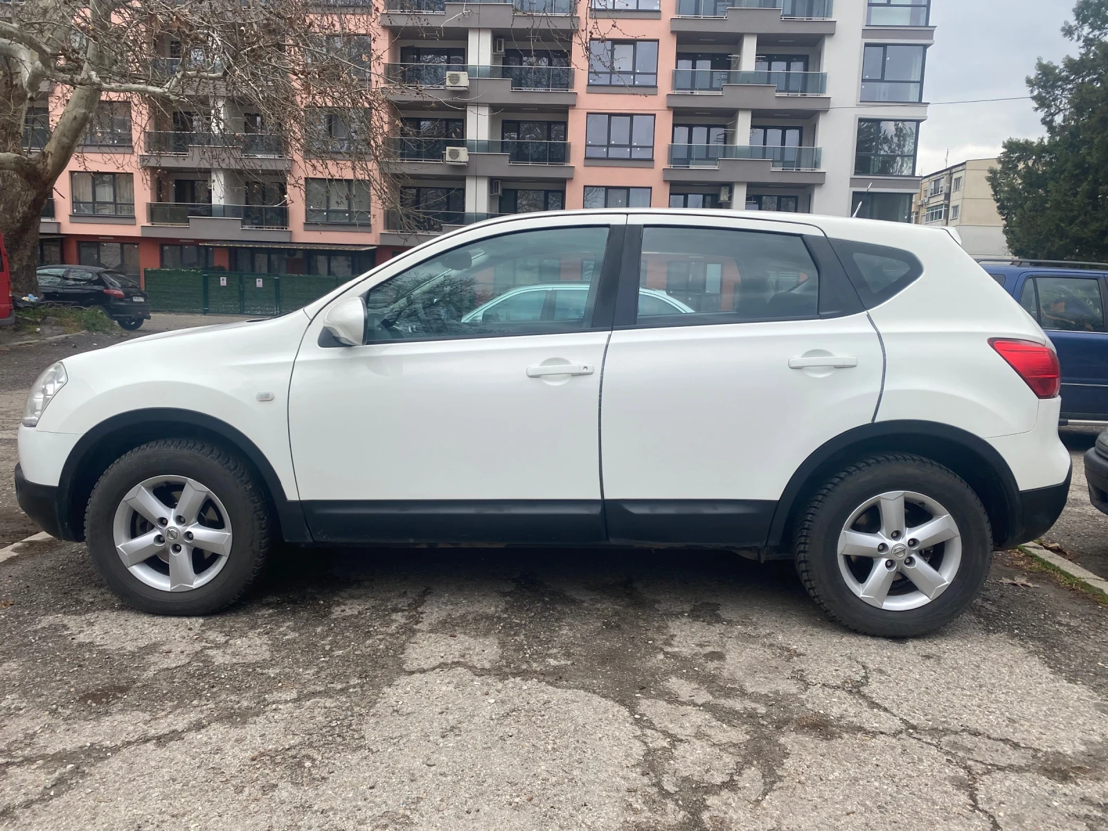 Nissan Qashqai J10 2.0 dCi 4x4, снимка 2 - Автомобили и джипове - 53902863
