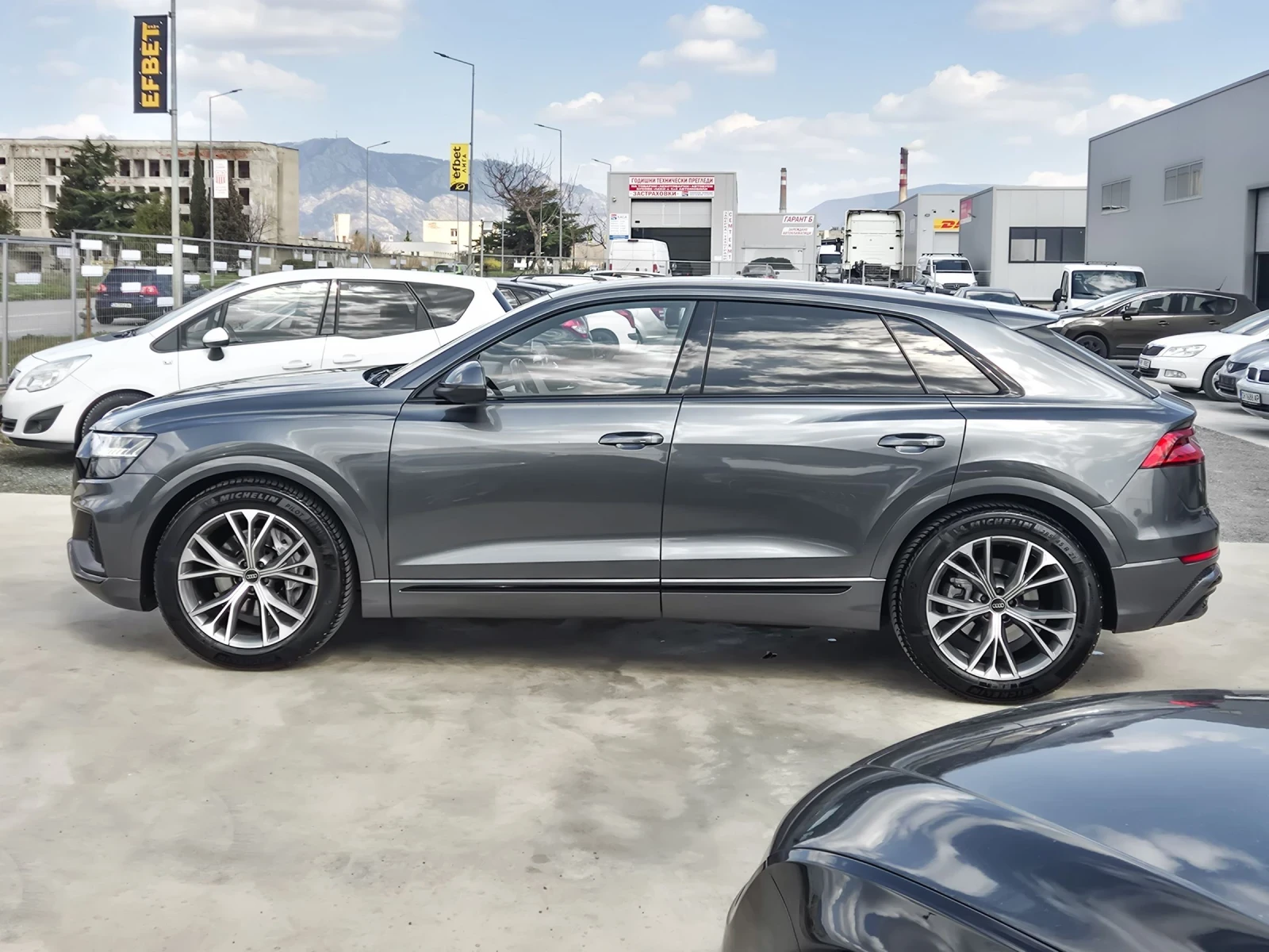 Audi Q8 50 TDI 3x S Line Matrix PANO DISTRONIC, снимка 3 - Автомобили и джипове - 53976034