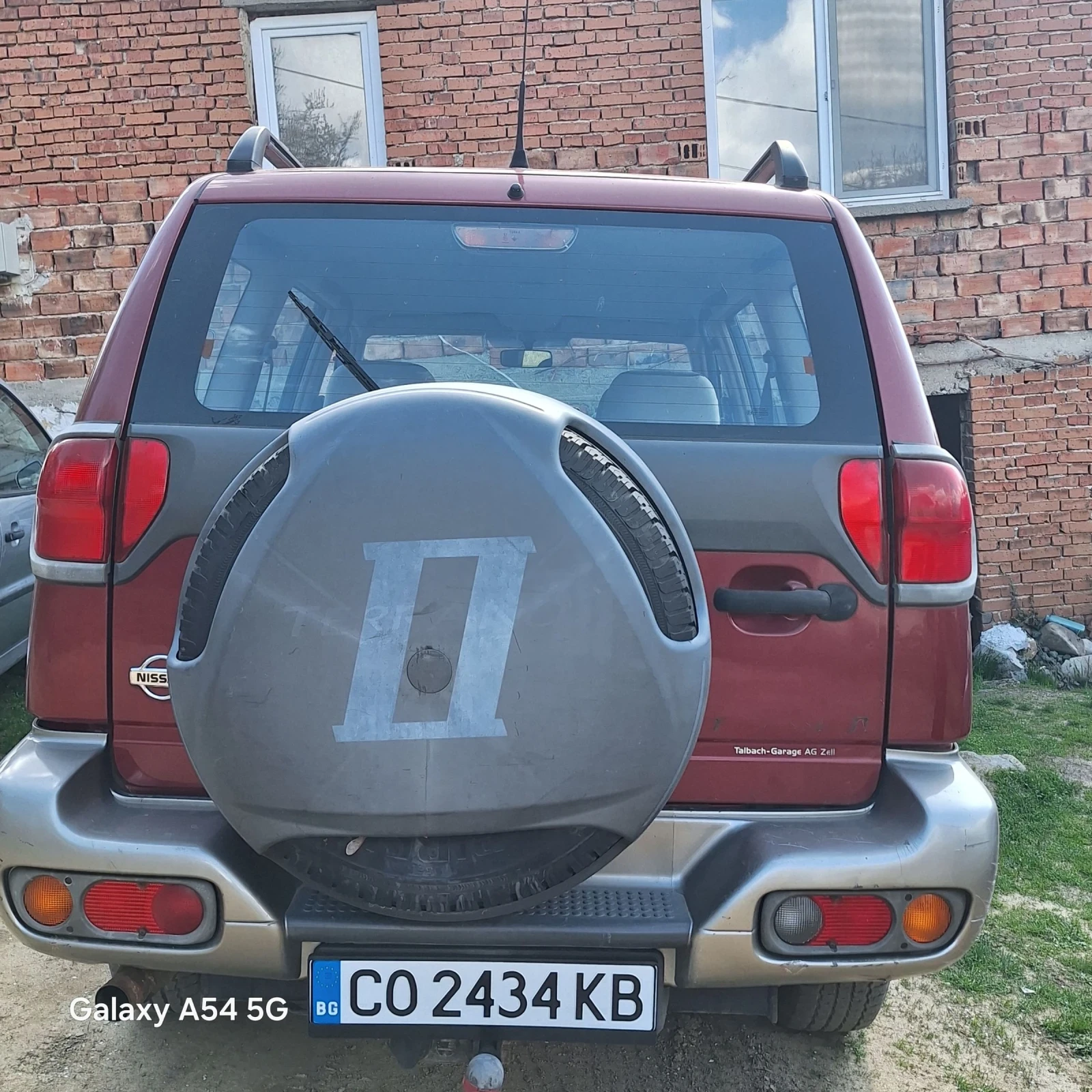 Nissan Terrano 2.4 Gas, снимка 5 - Автомобили и джипове - 54227887