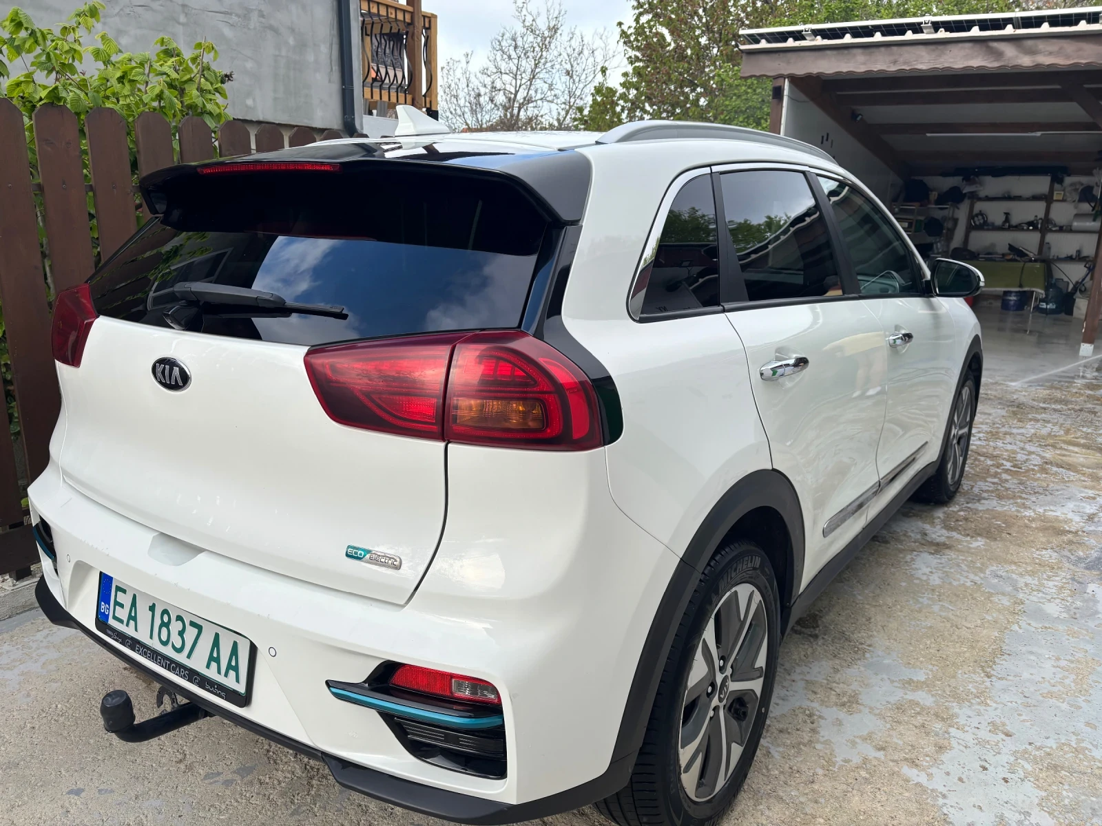 Kia Niro, снимка 2 - Автомобили и джипове - 54472757