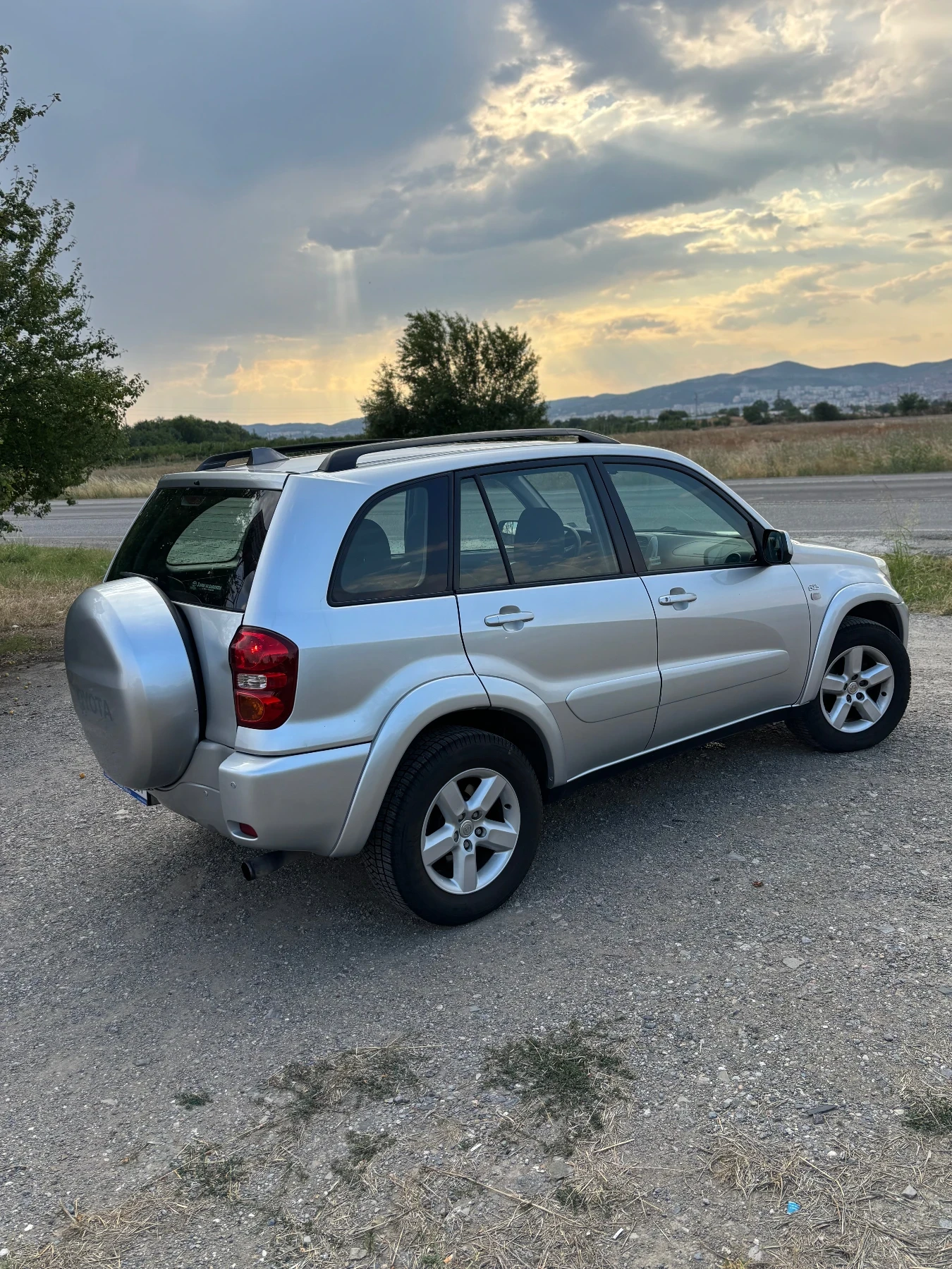 Toyota Rav4, снимка 5 - Автомобили и джипове - 55579535