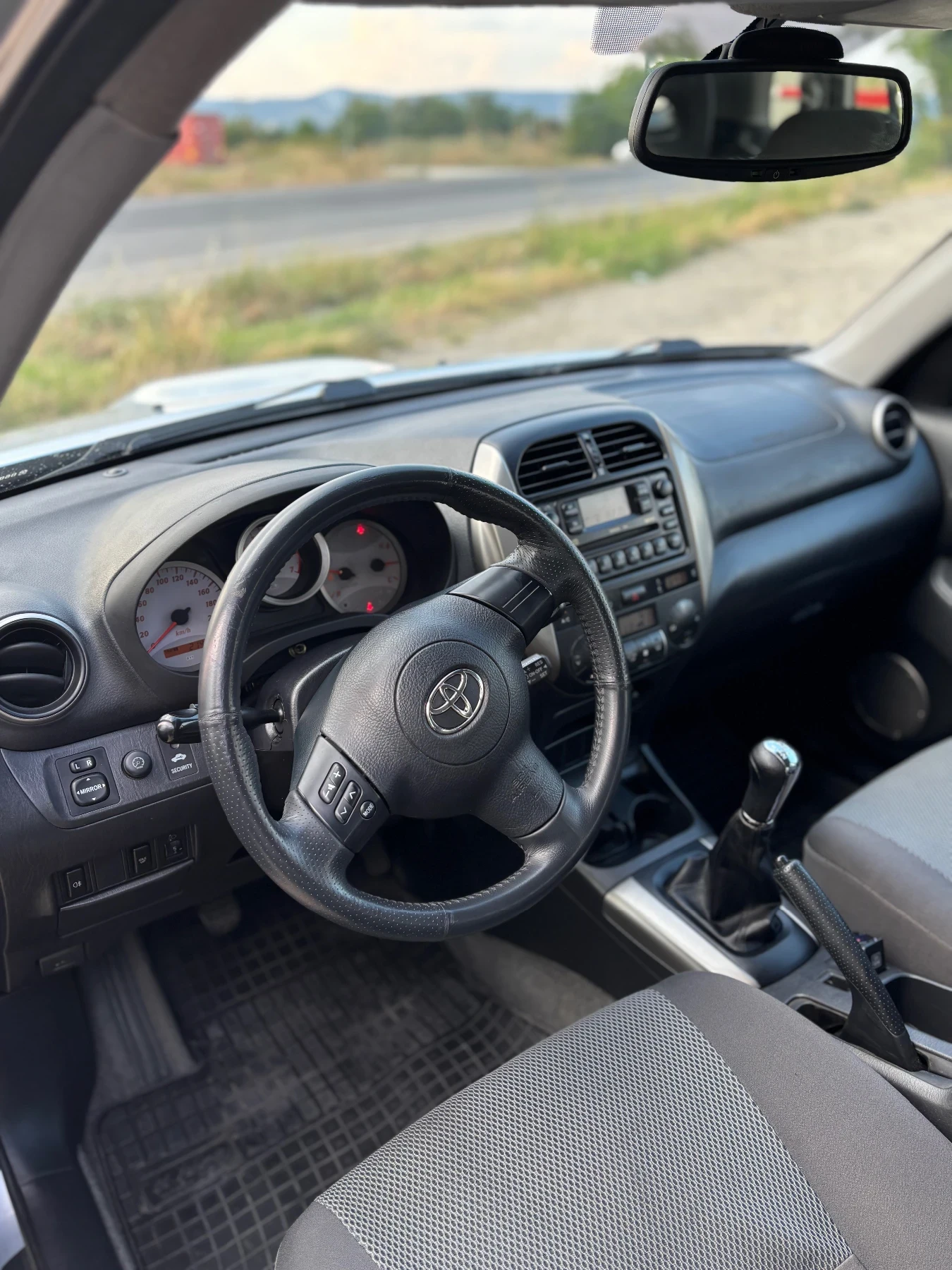 Toyota Rav4, снимка 8 - Автомобили и джипове - 55579535