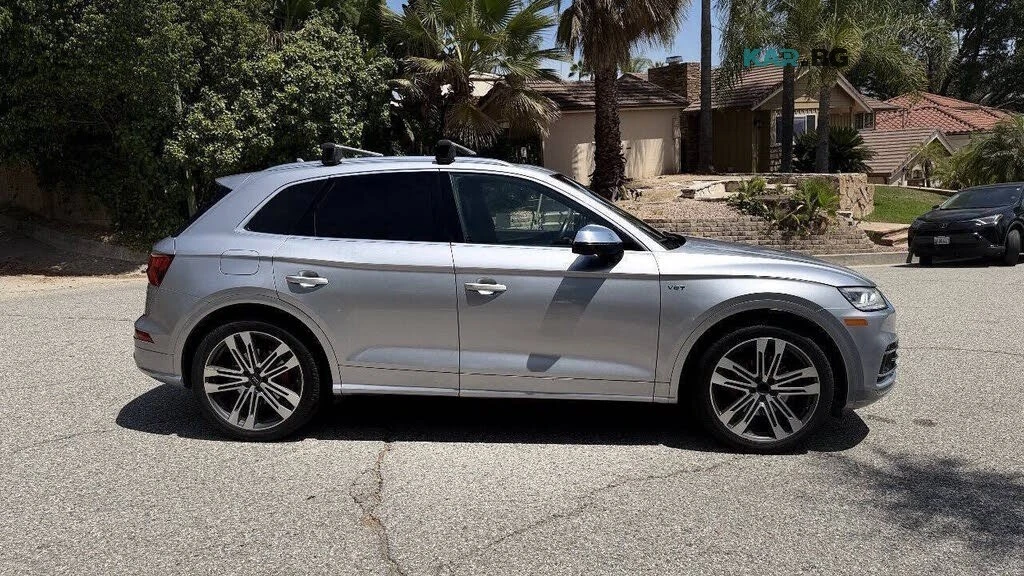 Audi SQ5 Prestige * АвтоКредит * (ЦЕНА ДО БГ), снимка 4 - Автомобили и джипове - 56046497