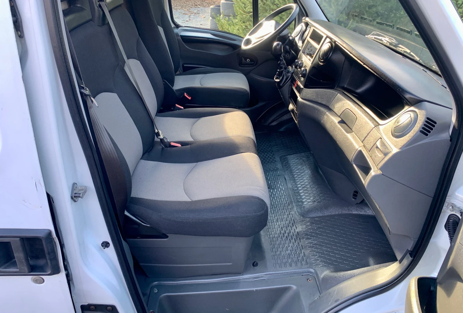 Iveco Daily 197км* MAXI XXL 4.70* КЛИМА* БАГАЖНИК* СЕРВИЗНА КН, снимка 13 - Бусове и автобуси - 53923902