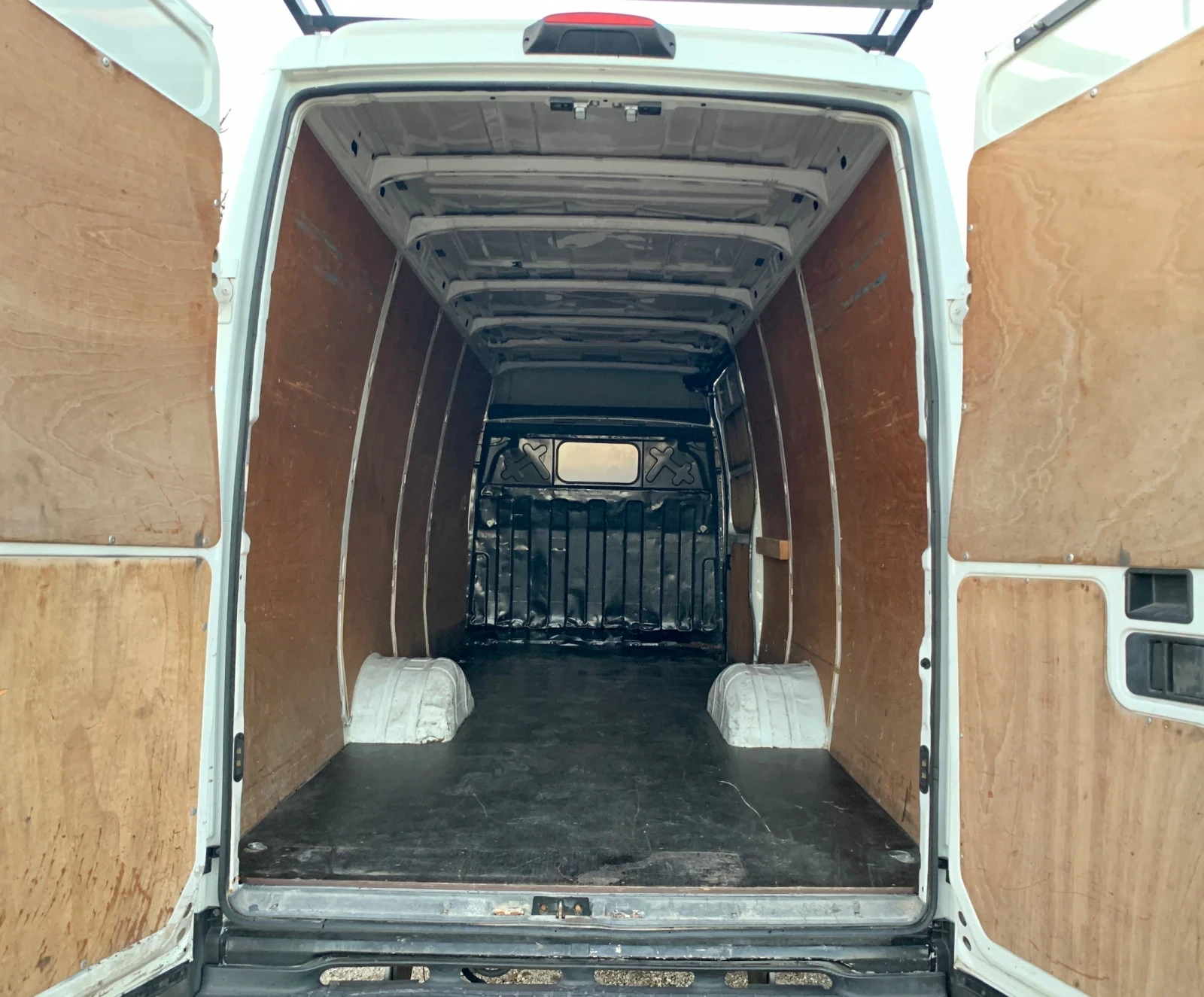 Iveco Daily 197км* MAXI XXL 4.70* КЛИМА* БАГАЖНИК* СЕРВИЗНА КН, снимка 6 - Бусове и автобуси - 53923902