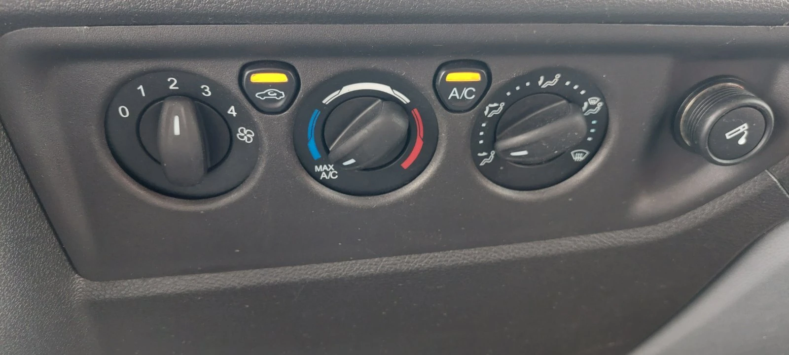 Ford Transit 2.0 tdci клима макси, снимка 5 - Бусове и автобуси - 54623459