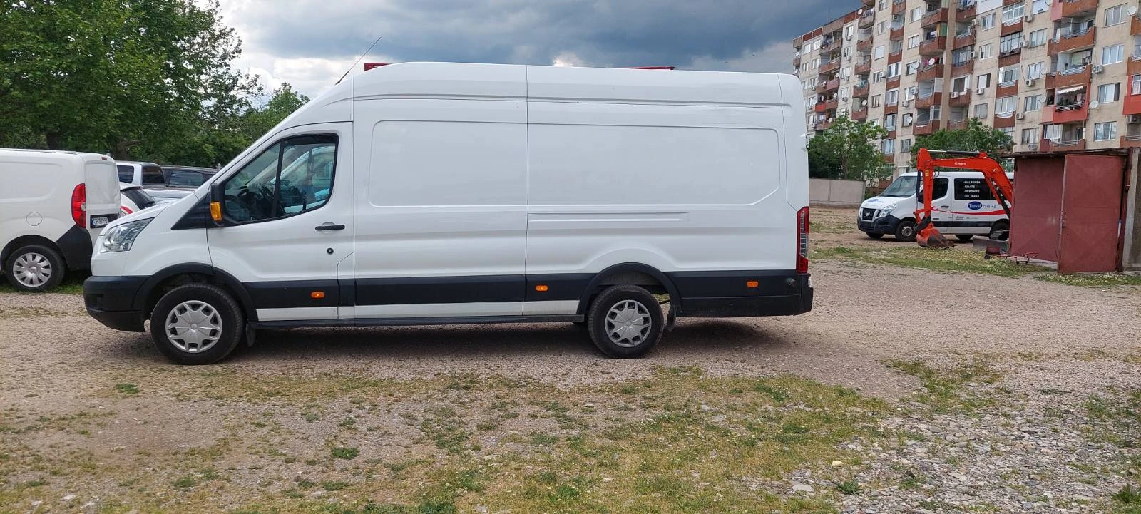 Ford Transit 2.0 tdci клима макси, снимка 13 - Бусове и автобуси - 54623459