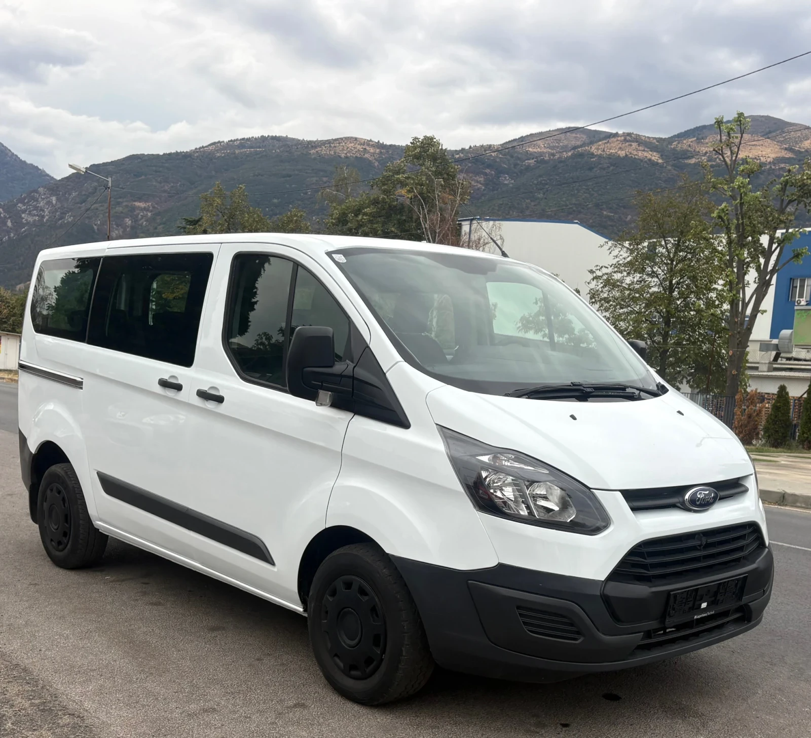 Ford Transit Custom 9-МЕСТЕН! КЛИМАТИК!, снимка 2 - Бусове и автобуси - 56231910