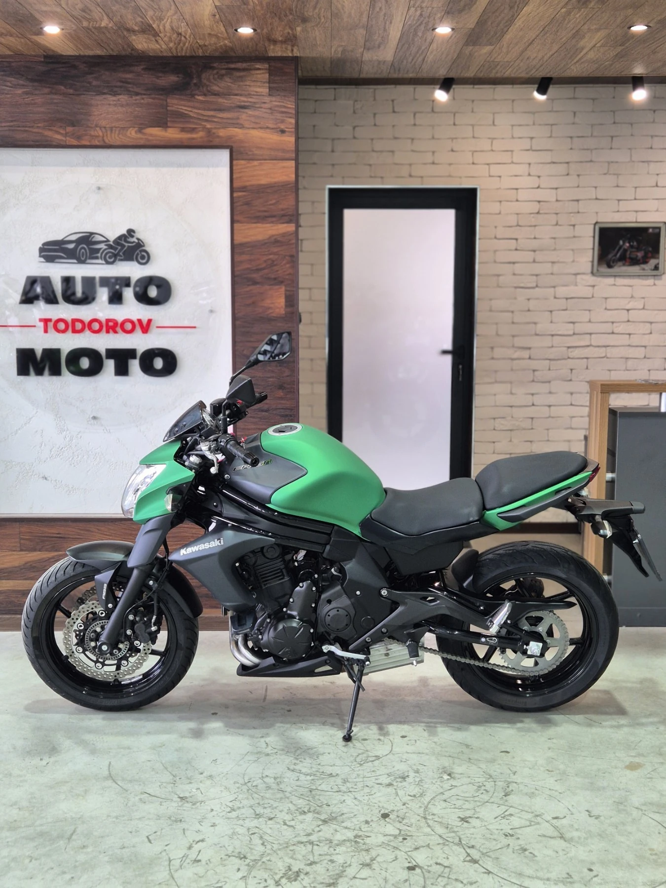 Kawasaki ER -6n ABS!!! 8000км!!! НОВ ВНОС ОТ ШВЕЙЦАРИЯ!!!, снимка 4 - Мотоциклети и мототехника - 55935618