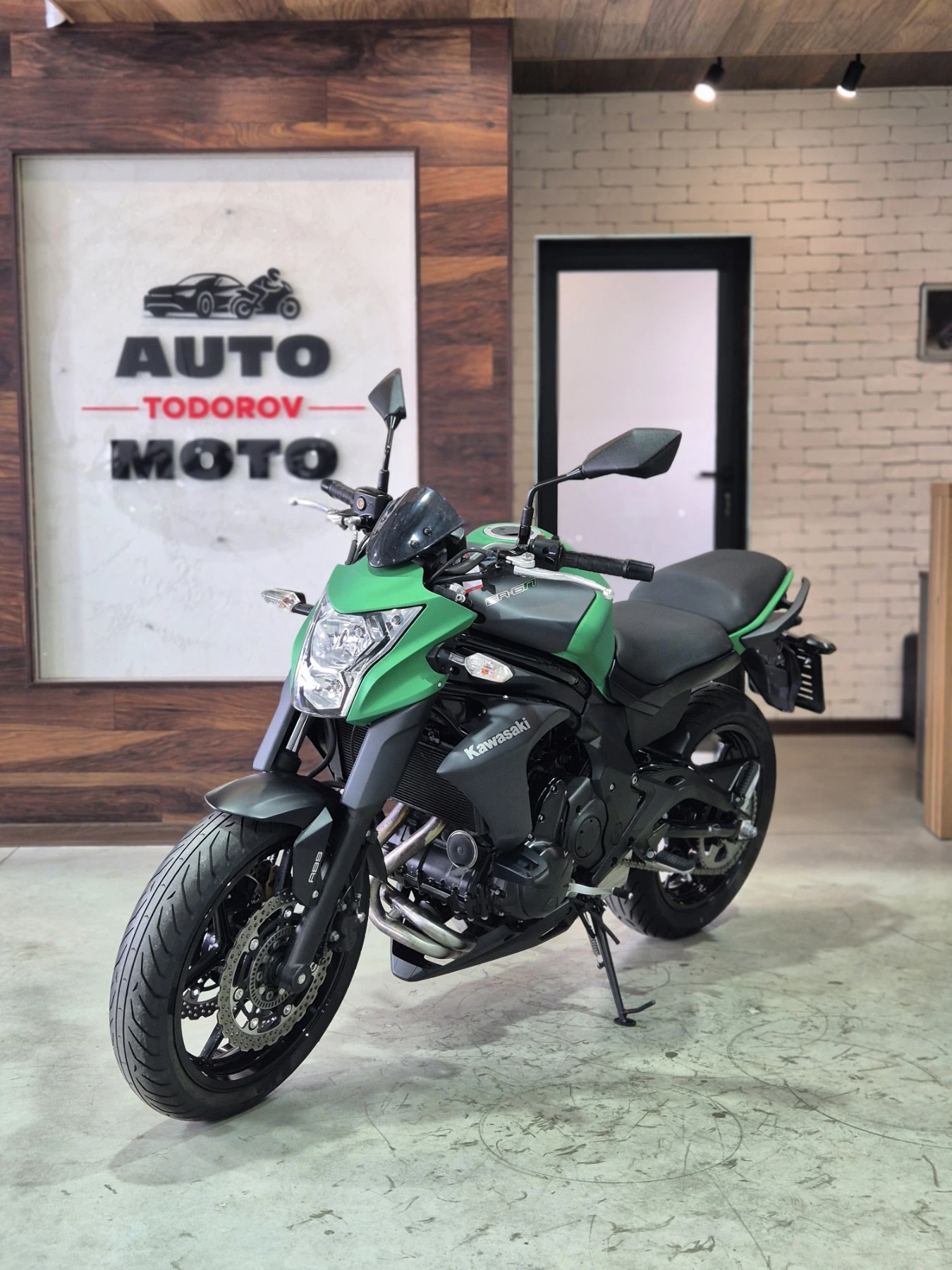 Kawasaki ER -6n ABS!!! 8000км!!! НОВ ВНОС ОТ ШВЕЙЦАРИЯ!!!, снимка 3 - Мотоциклети и мототехника - 55935618