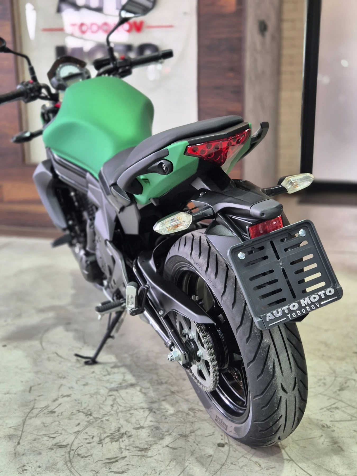 Kawasaki ER -6n ABS!!! 8000км!!! НОВ ВНОС ОТ ШВЕЙЦАРИЯ!!!, снимка 8 - Мотоциклети и мототехника - 55935618