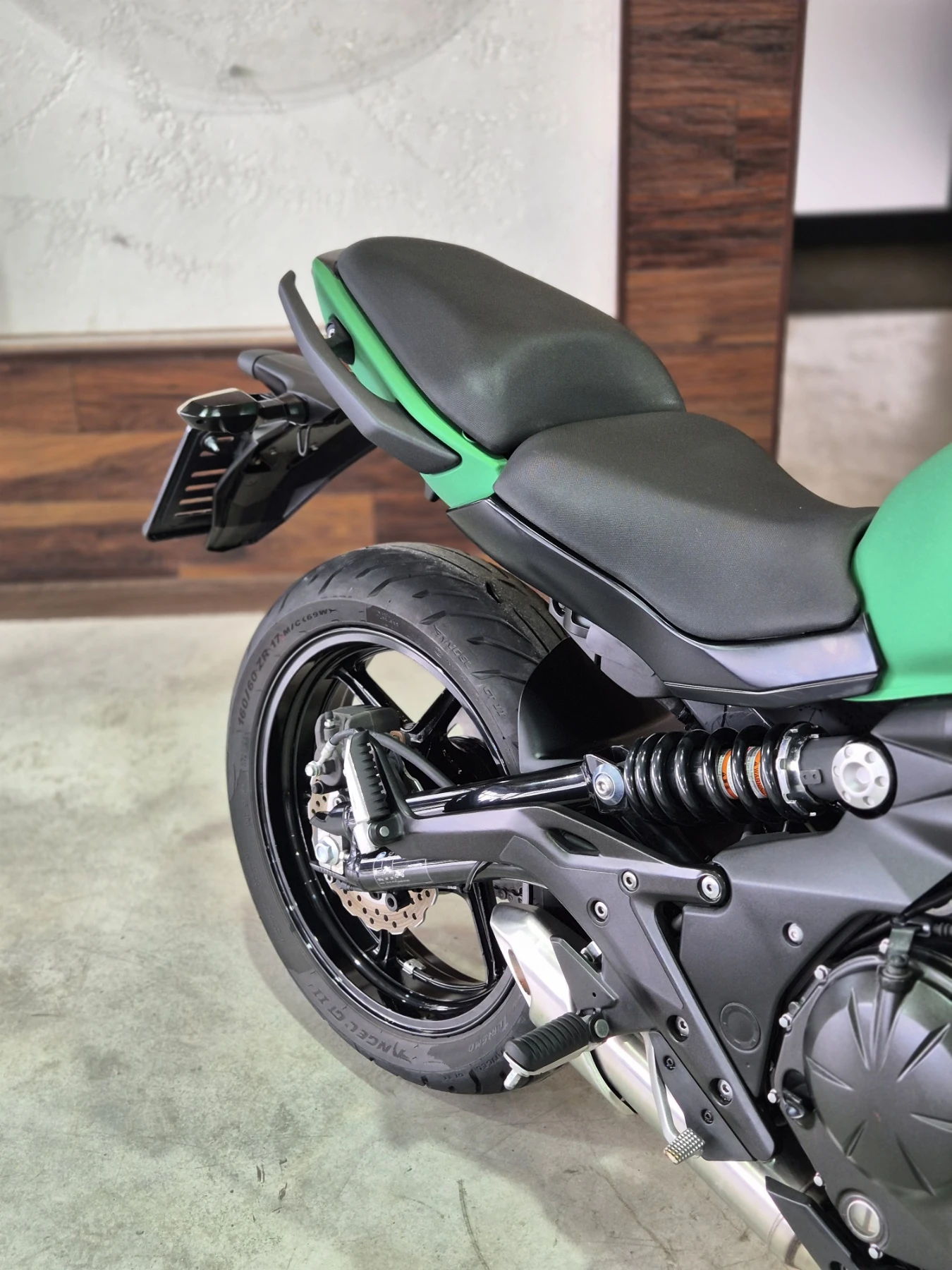 Kawasaki ER -6n ABS!!! 8000км!!! НОВ ВНОС ОТ ШВЕЙЦАРИЯ!!!, снимка 13 - Мотоциклети и мототехника - 55935618