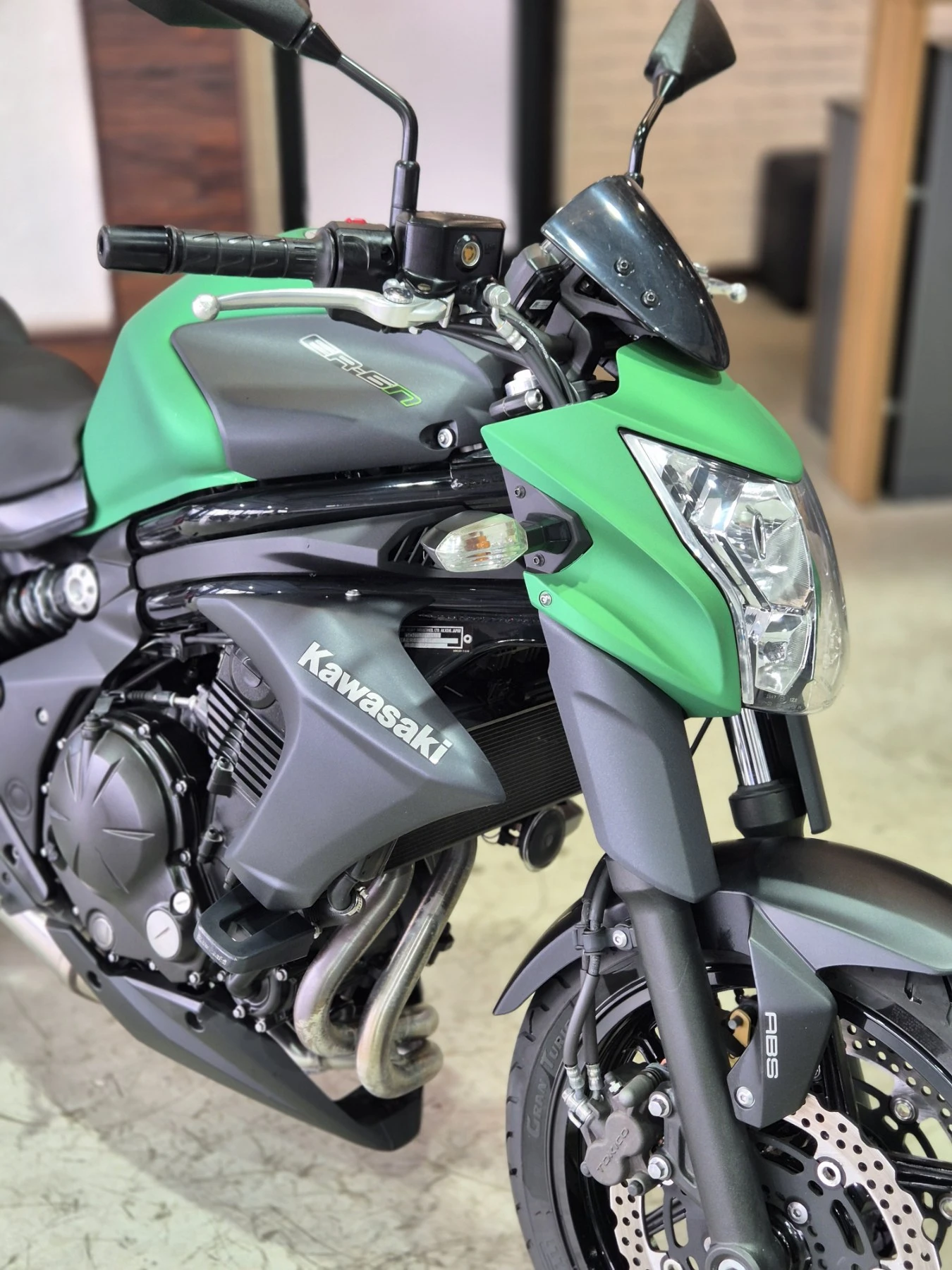 Kawasaki ER -6n ABS!!! 8000км!!! НОВ ВНОС ОТ ШВЕЙЦАРИЯ!!!, снимка 9 - Мотоциклети и мототехника - 55935618