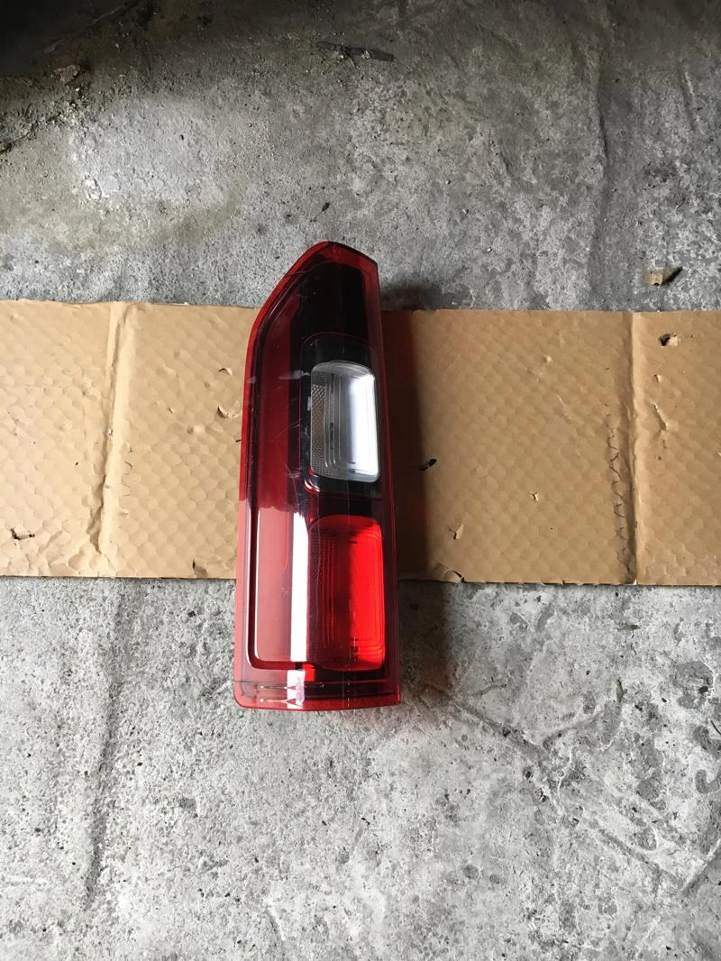 Светлини за Renault Trafic