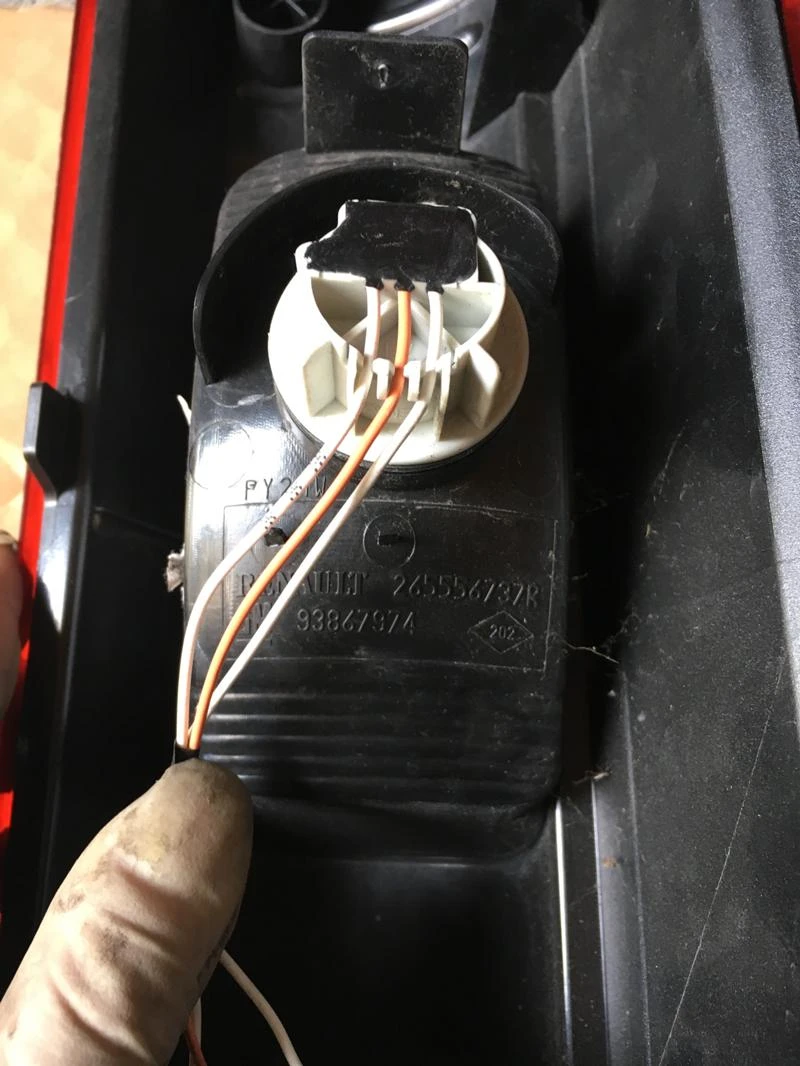 Светлини за Renault Trafic, снимка 3 - Части - 53556598