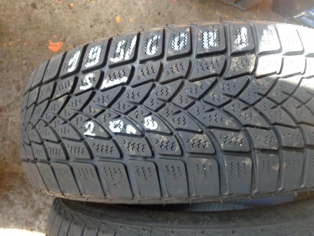 Гуми Зимни 195/60R15, снимка 10 - Гуми и джанти - 20294063