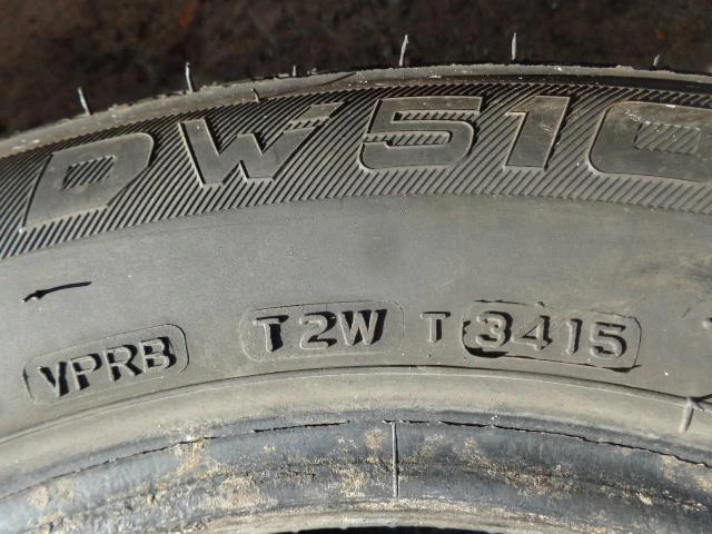 Гуми Зимни 195/60R15, снимка 4 - Гуми и джанти - 20294063