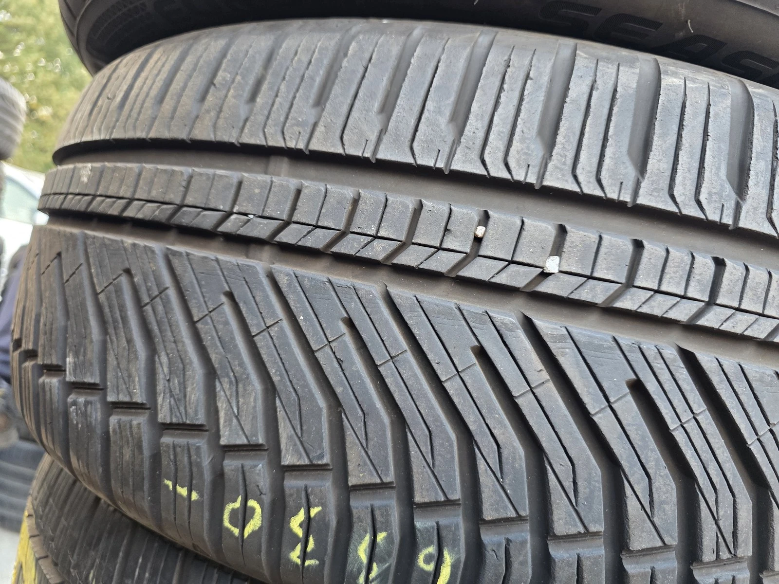 Гуми Всесезонни 255/45R20