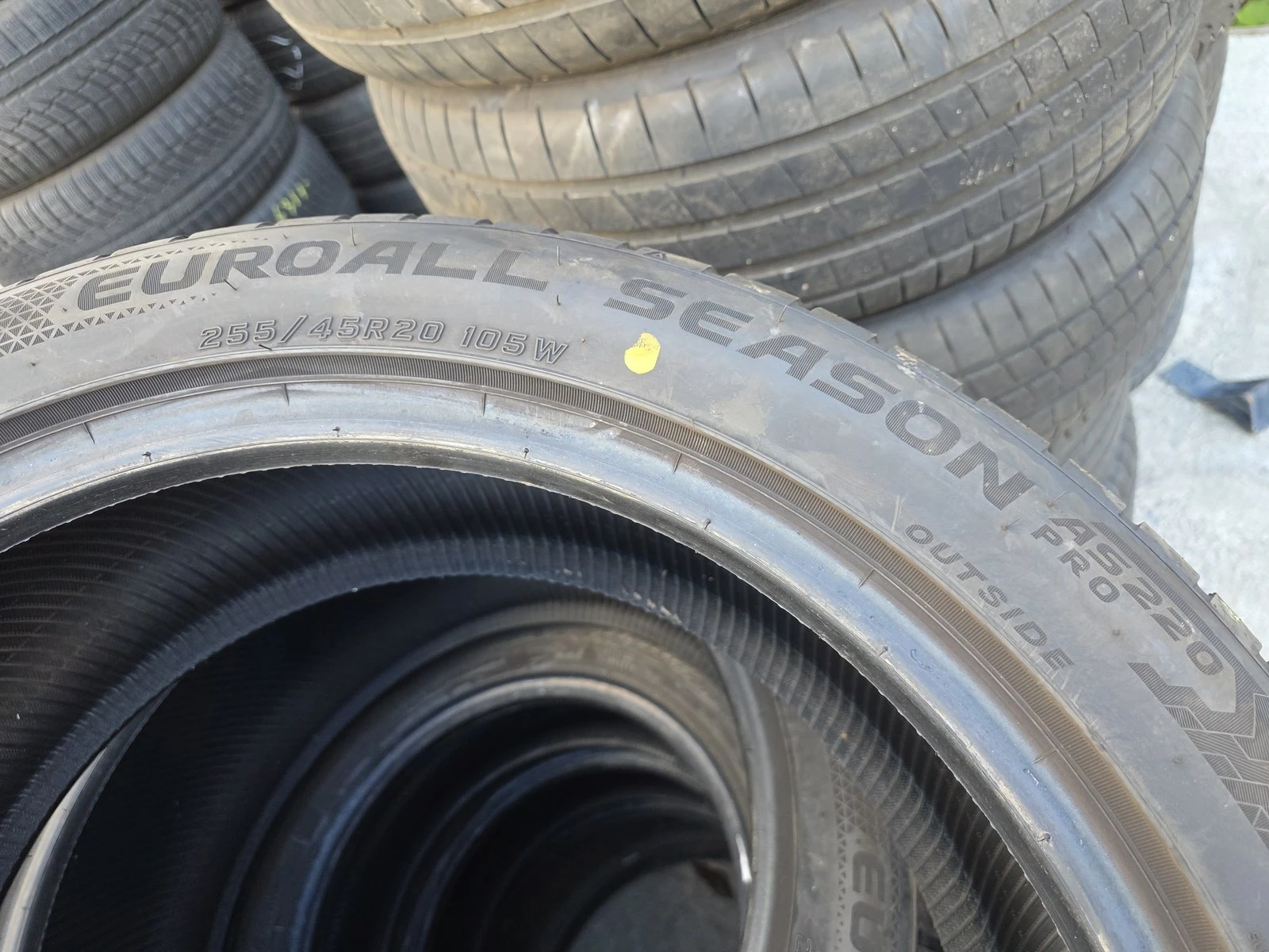 Гуми Всесезонни 255/45R20, снимка 8 - Гуми и джанти - 56724488