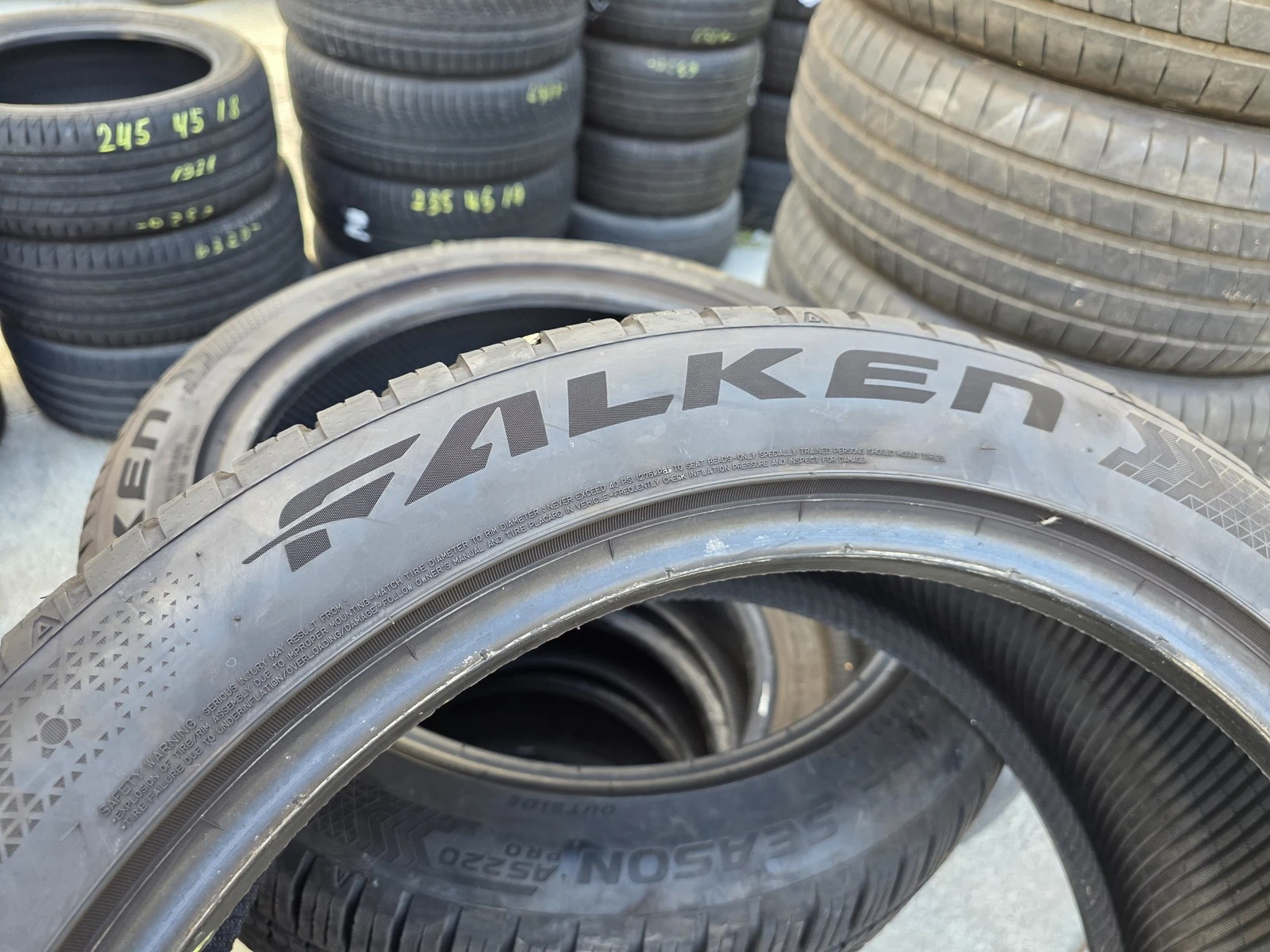 Гуми Всесезонни 255/45R20, снимка 9 - Гуми и джанти - 56724488